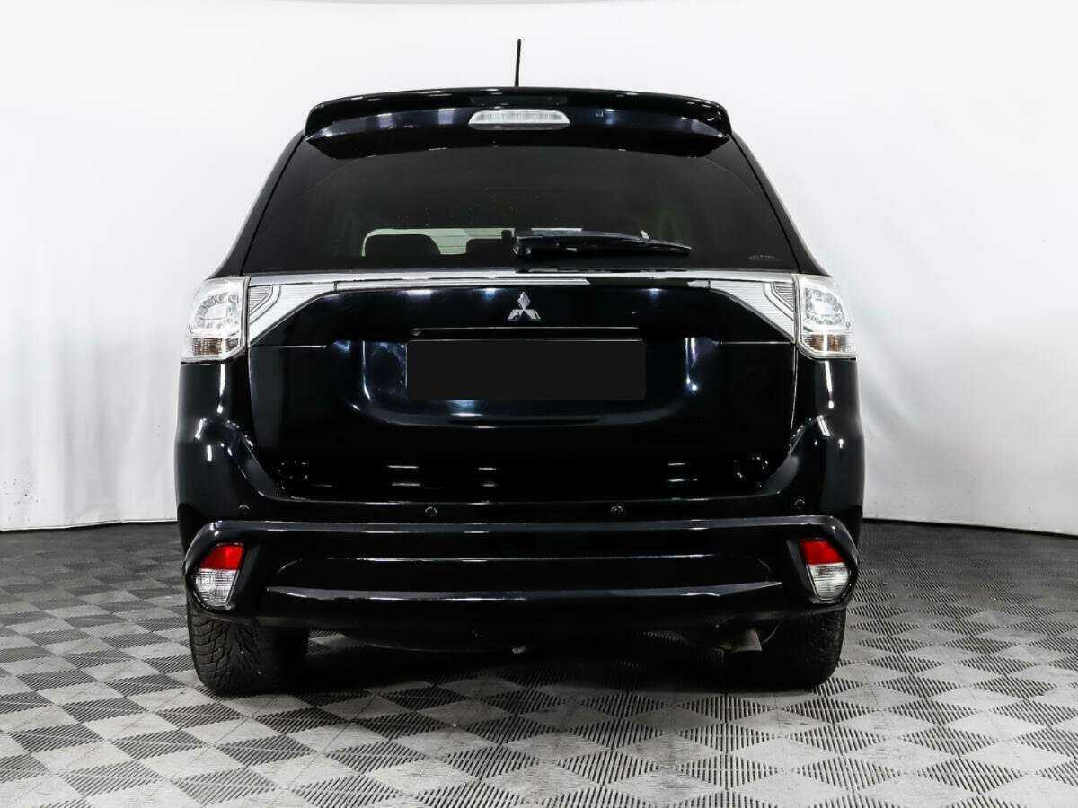 Mitsubishi Outlander с пробегом — 2014 год. Фото: #6