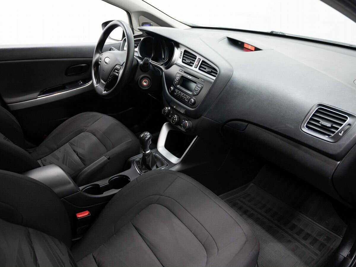 Kia Ceed с пробегом — 2013 год. Фото: #10