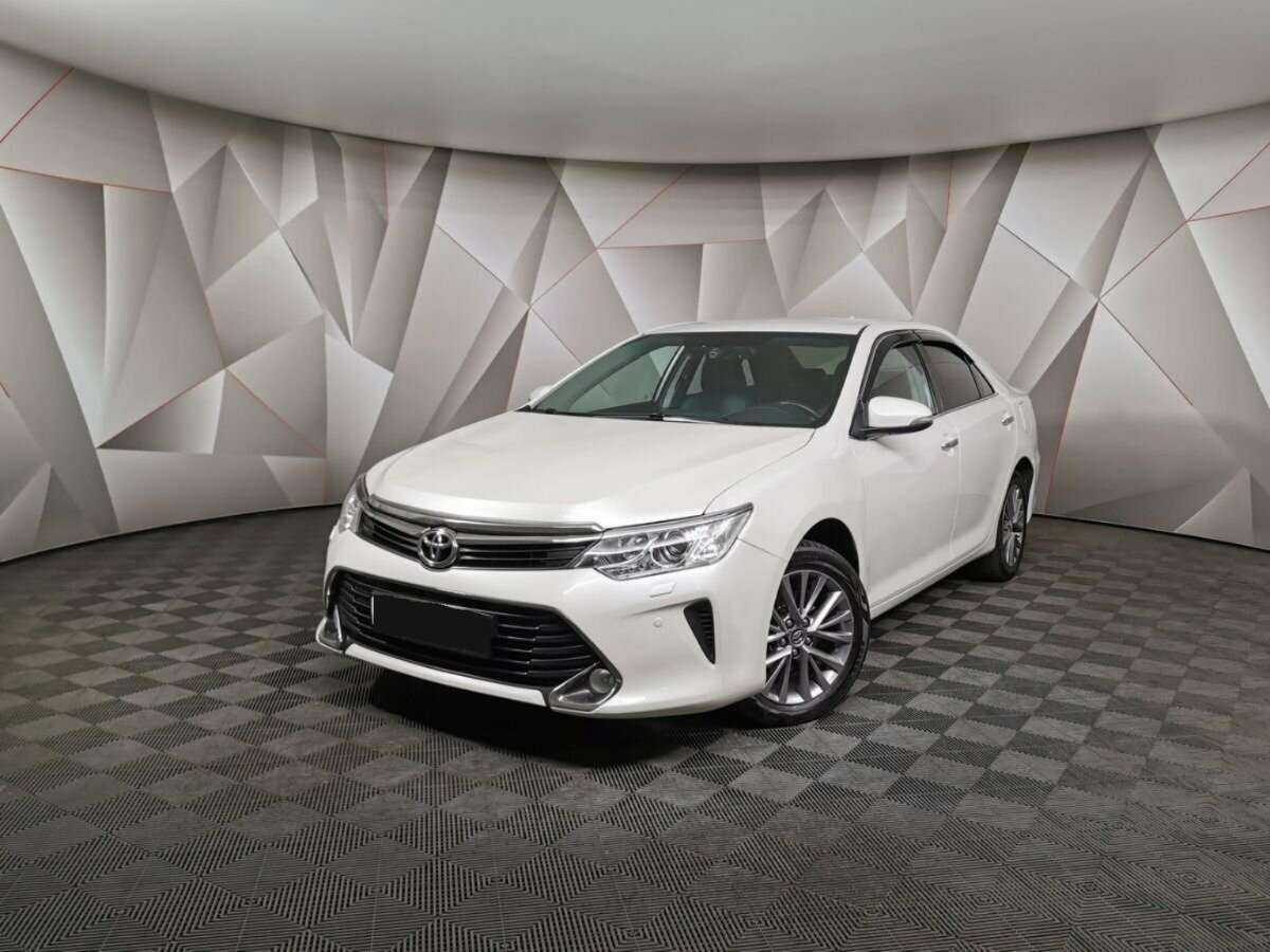 Toyota Camry с пробегом — 2016 год. Фото: #0
