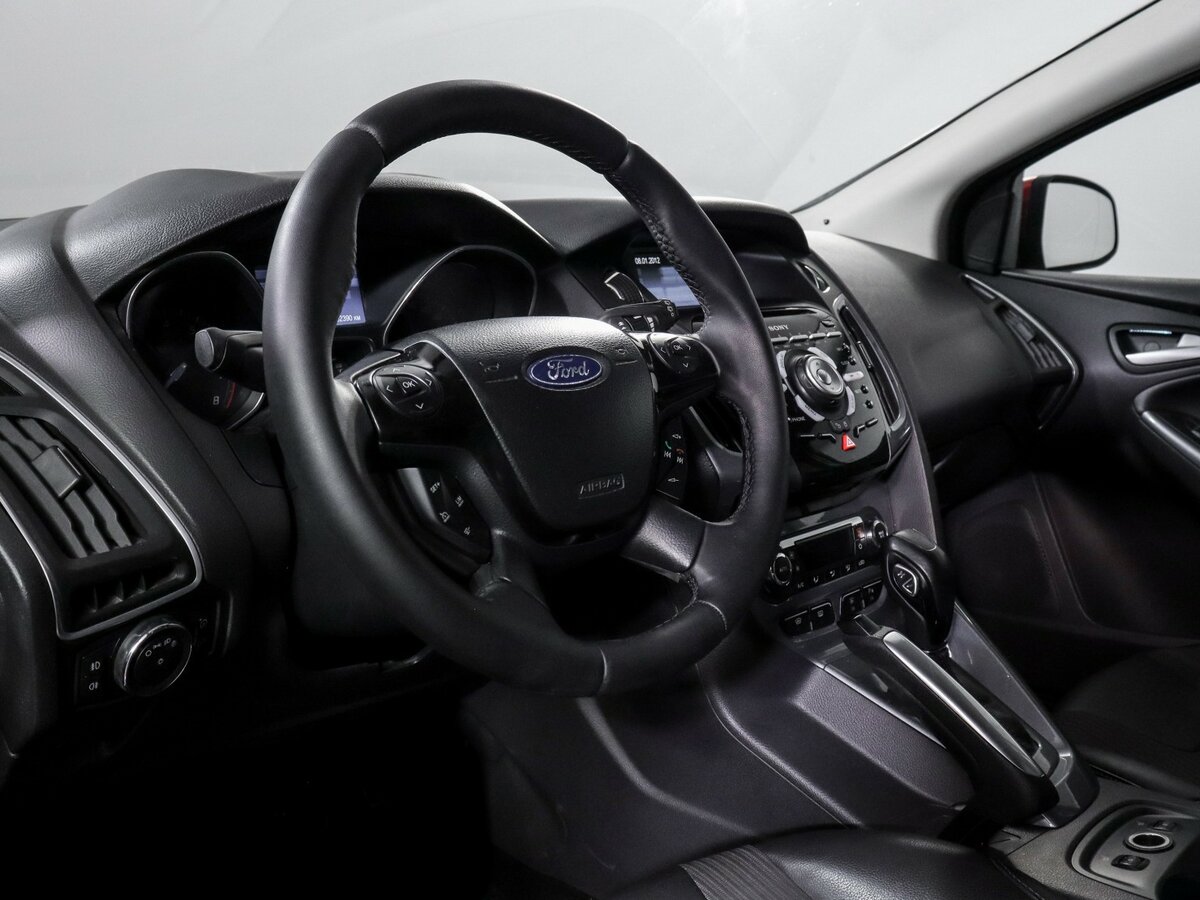 Ford Focus с пробегом — 2012 год. Фото: #10