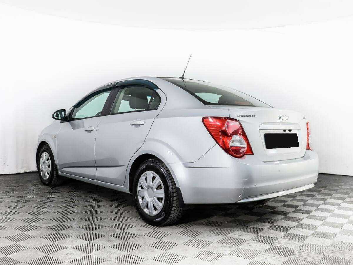 Chevrolet Aveo с пробегом — 2013 год. Фото: #6