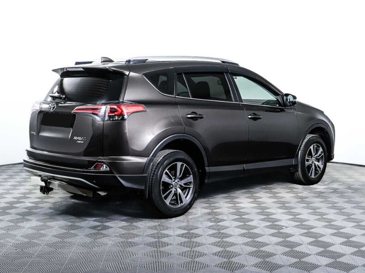 Toyota RAV4 с пробегом — 2019 год. Фото: #4