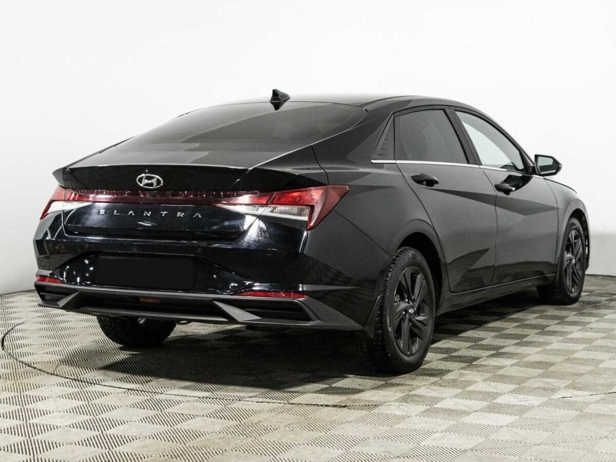 Hyundai Elantra с пробегом — 2021 год. Фото: #4