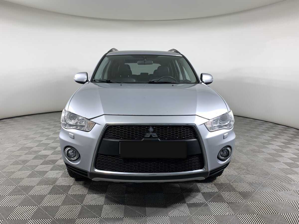 Mitsubishi Outlander с пробегом — 2012 год. Фото: #1