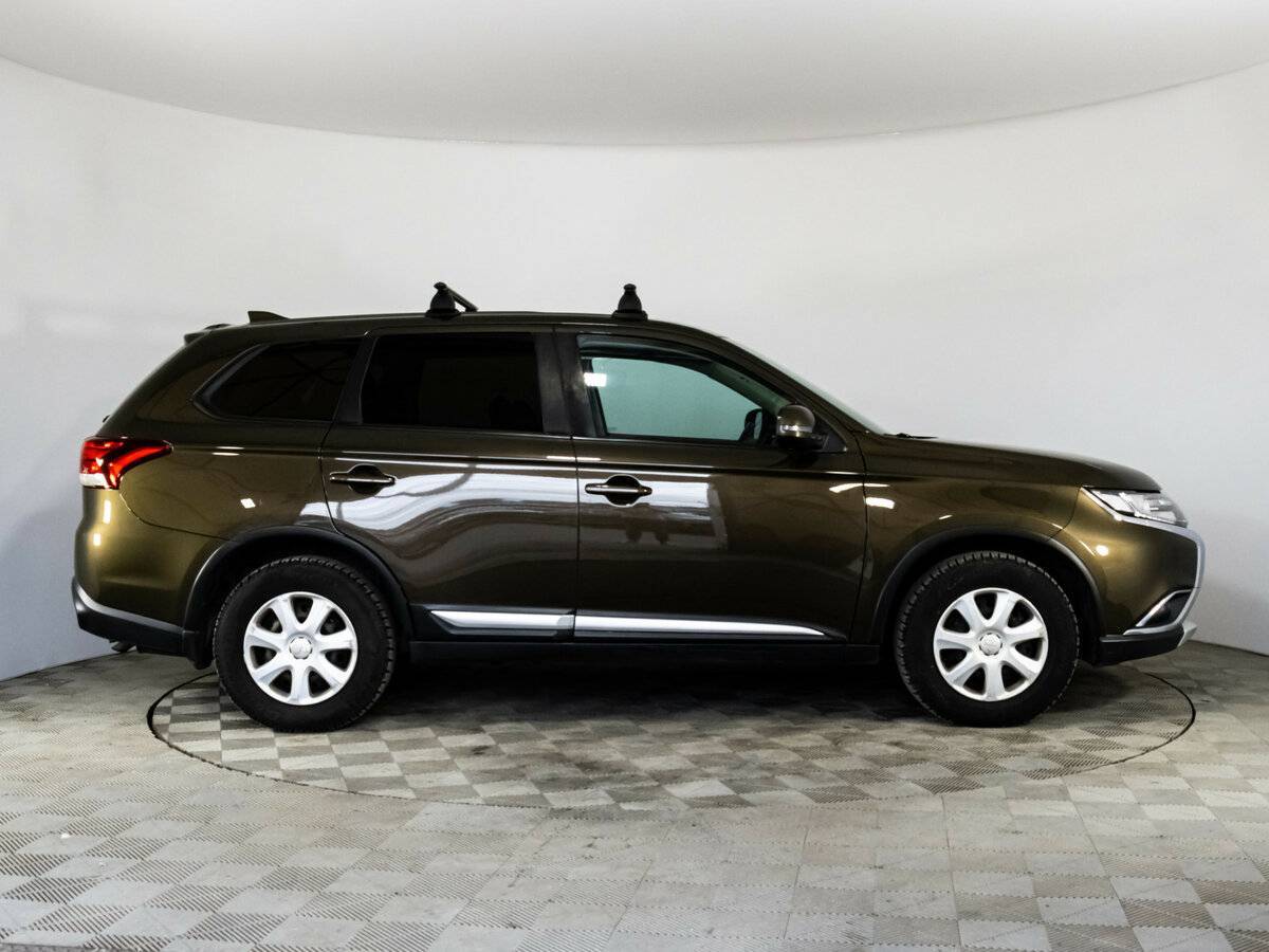 Mitsubishi Outlander с пробегом — 2018 год. Фото: #3