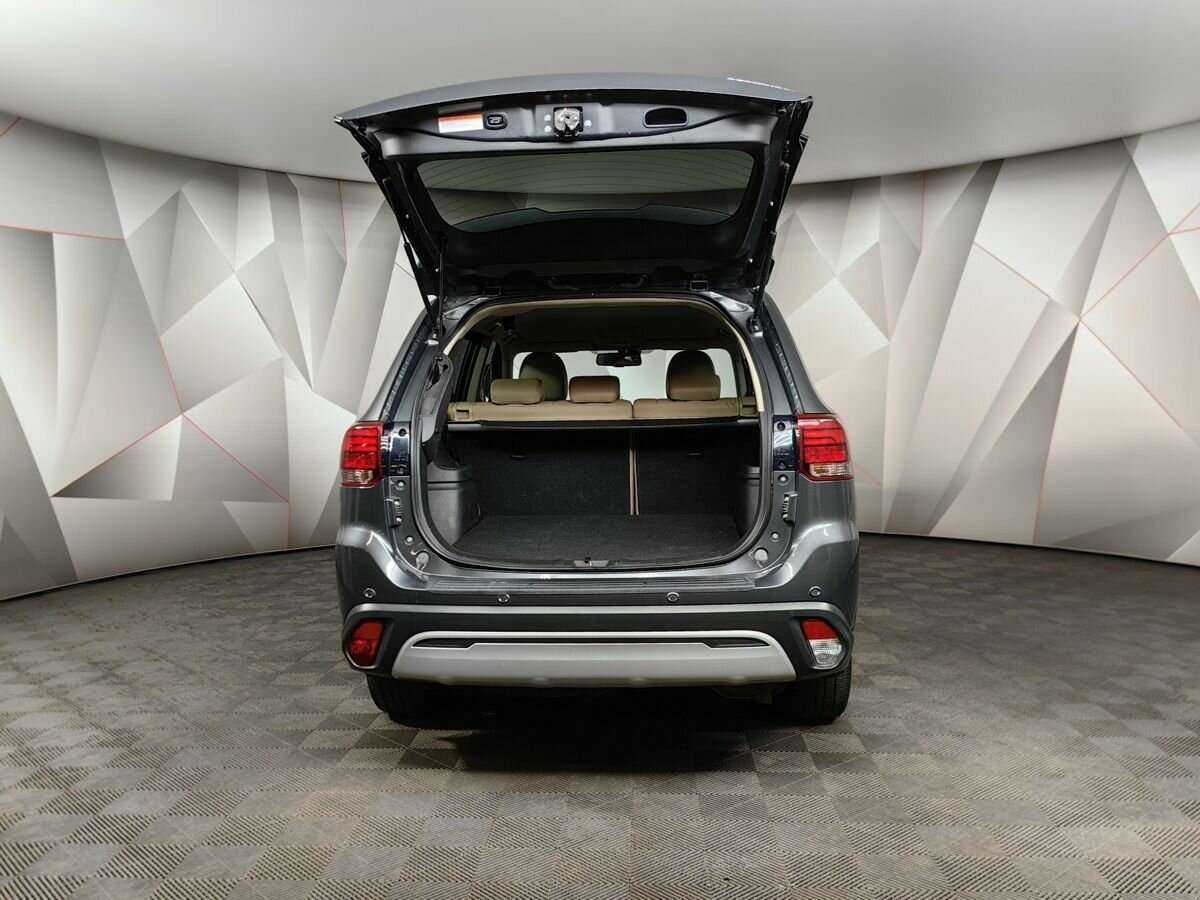 Mitsubishi Outlander с пробегом — 2019 год. Фото: #18