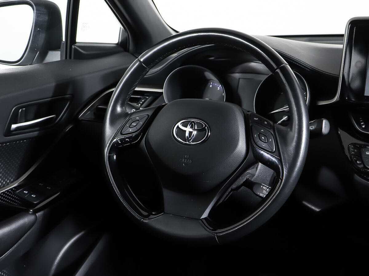 Toyota C-HR с пробегом — 2018 год. Фото: #14