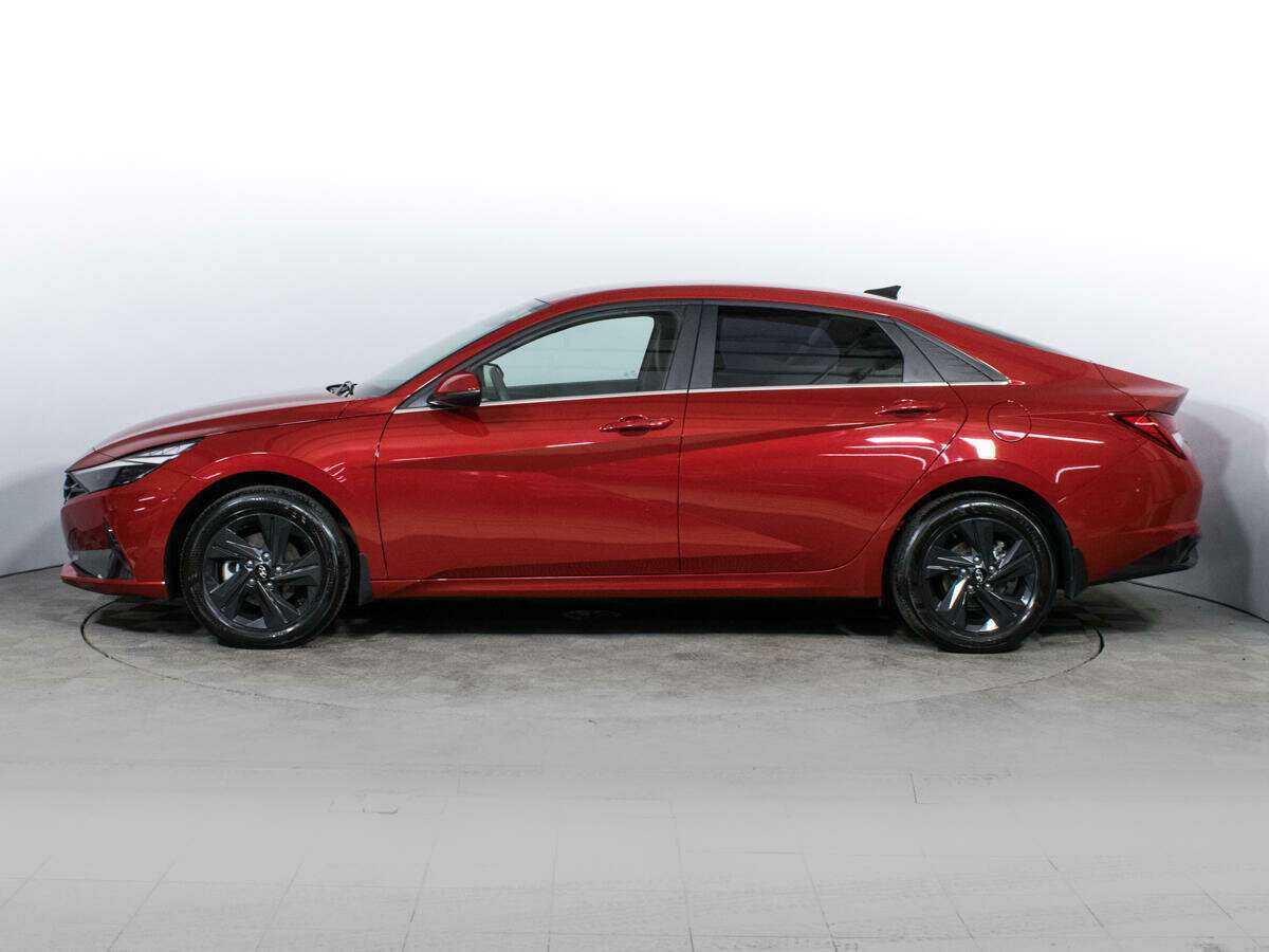 Hyundai Elantra с пробегом — 2021 год. Фото: #7