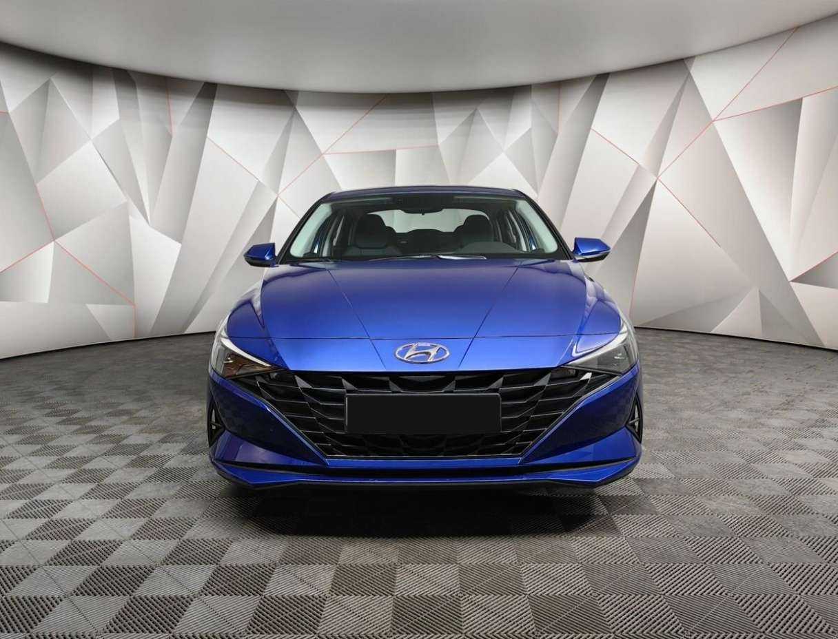 Hyundai Elantra с пробегом — 2022 год. Фото: #6
