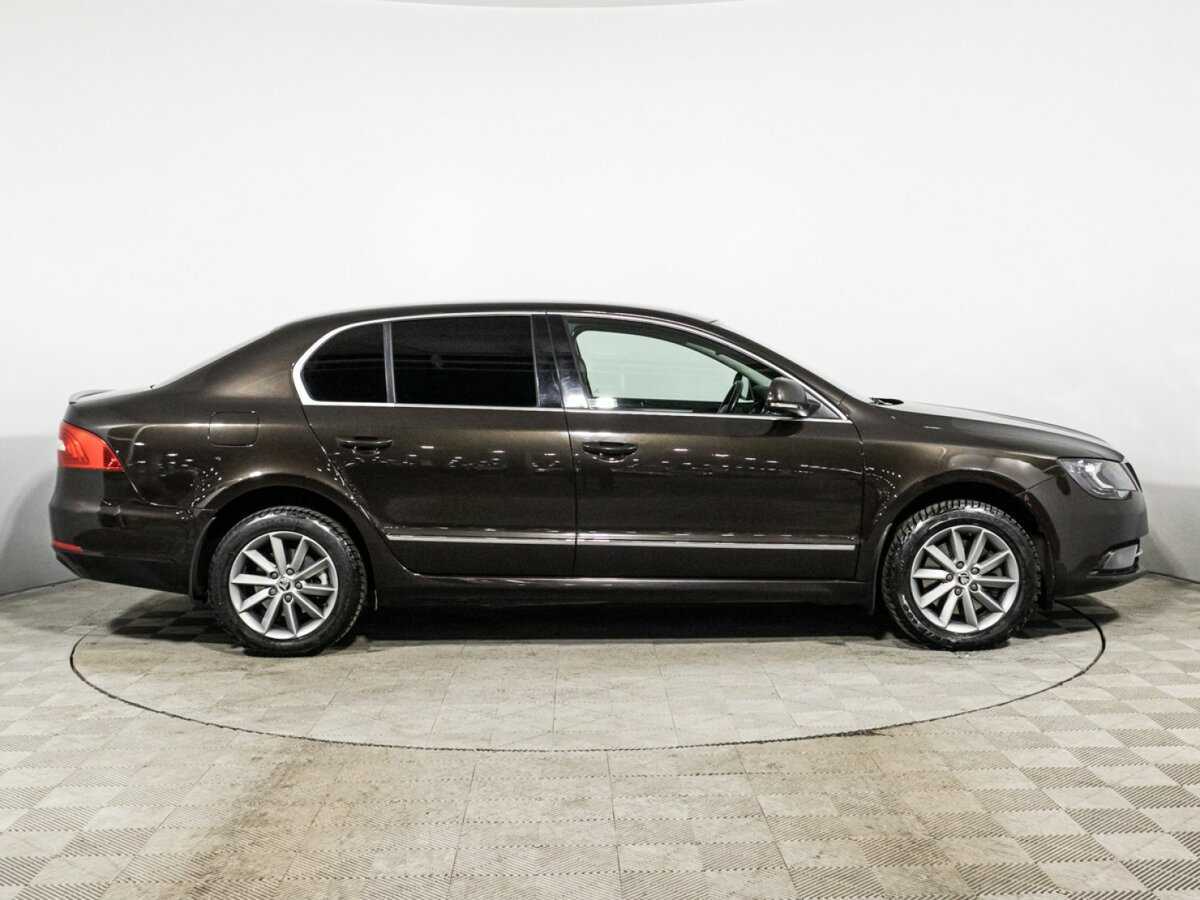 Skoda Superb с пробегом — 2014 год. Фото: #3