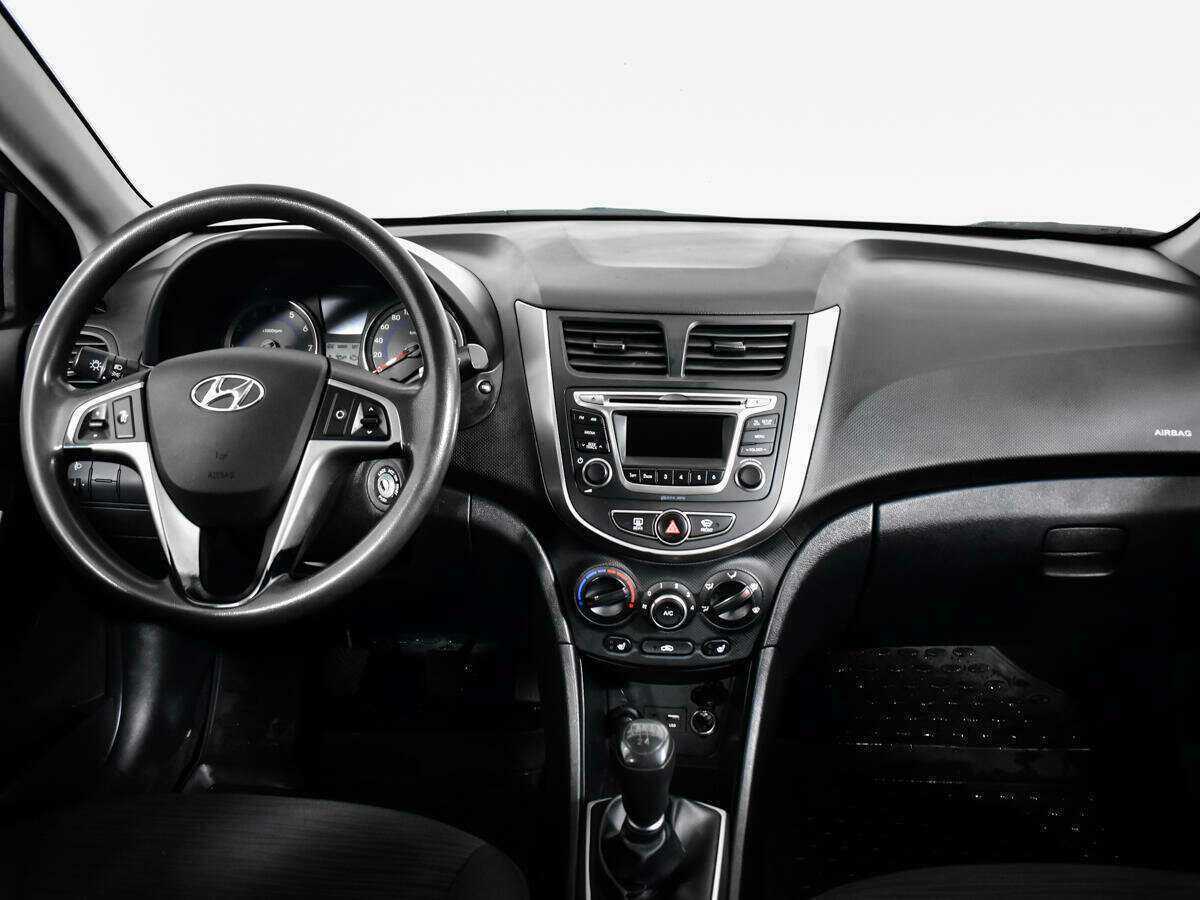 Hyundai Solaris с пробегом — 2016 год. Фото: #11