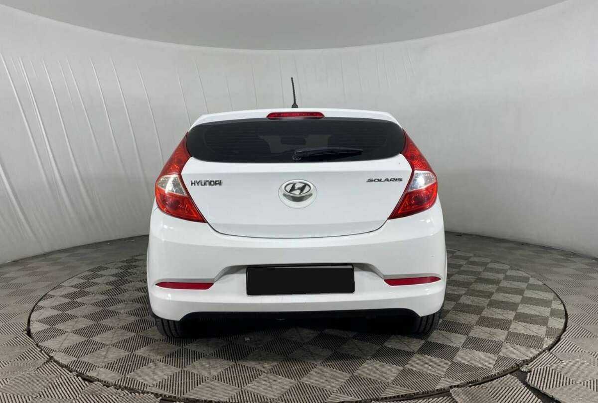 Hyundai Solaris с пробегом — 2014 год. Фото: #5