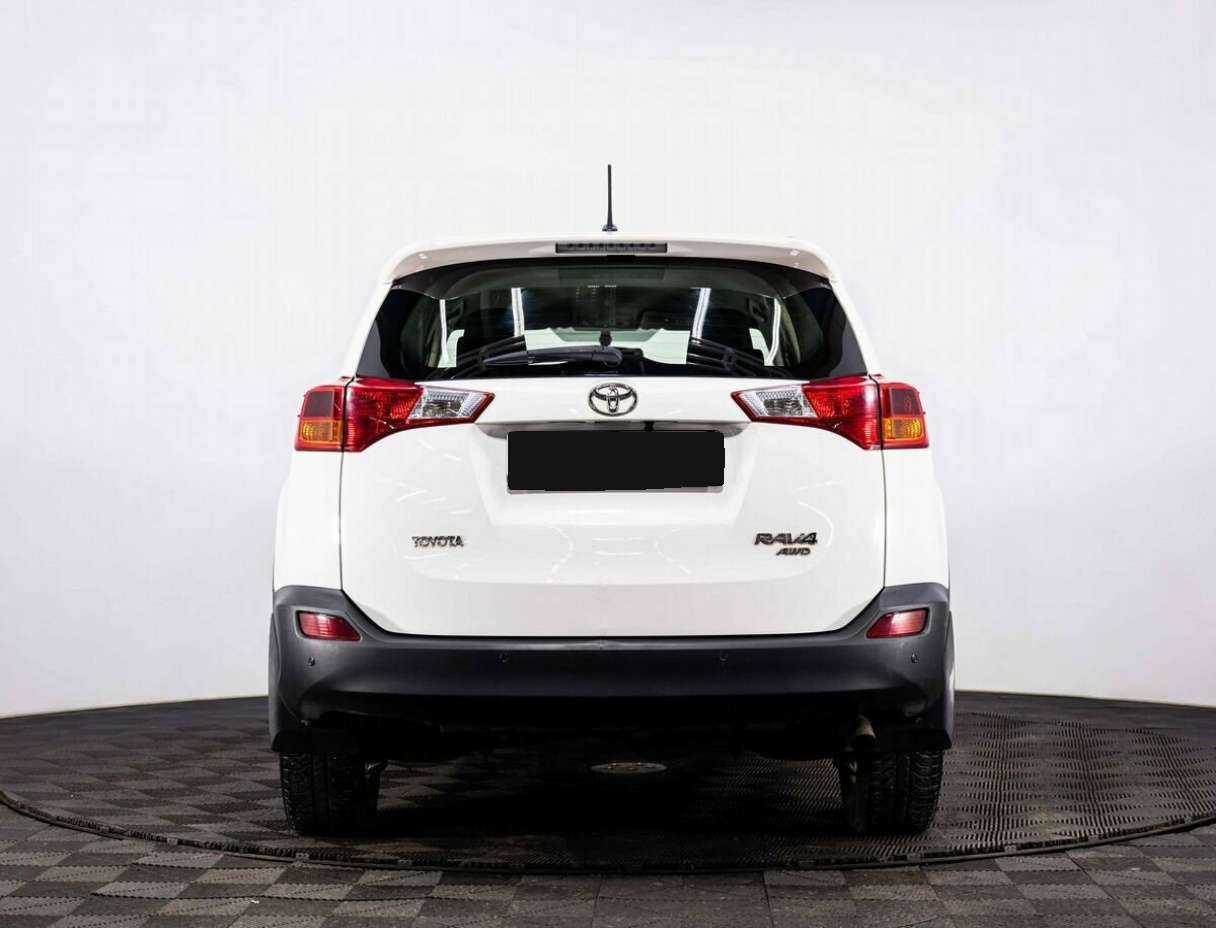 Toyota RAV4 с пробегом — 2013 год. Фото: #4
