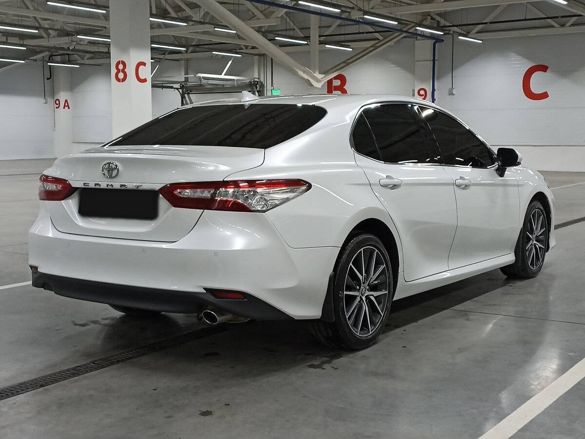 Toyota Camry с пробегом — 2021 год. Фото: #4