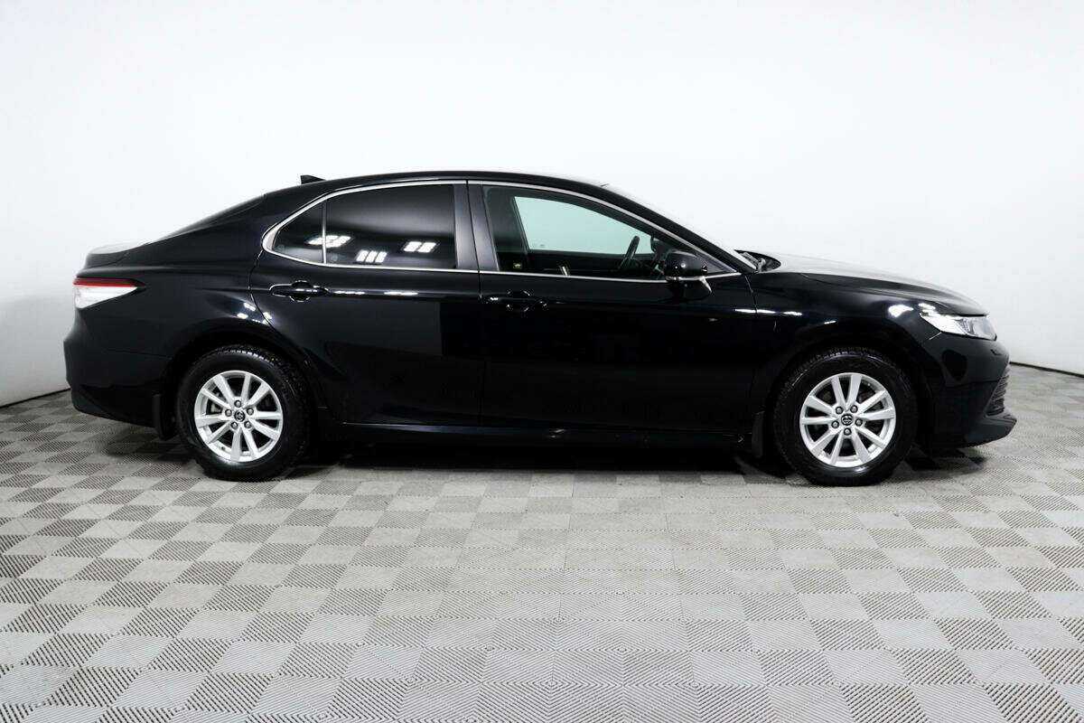 Toyota Camry с пробегом — 2019 год. Фото: #2