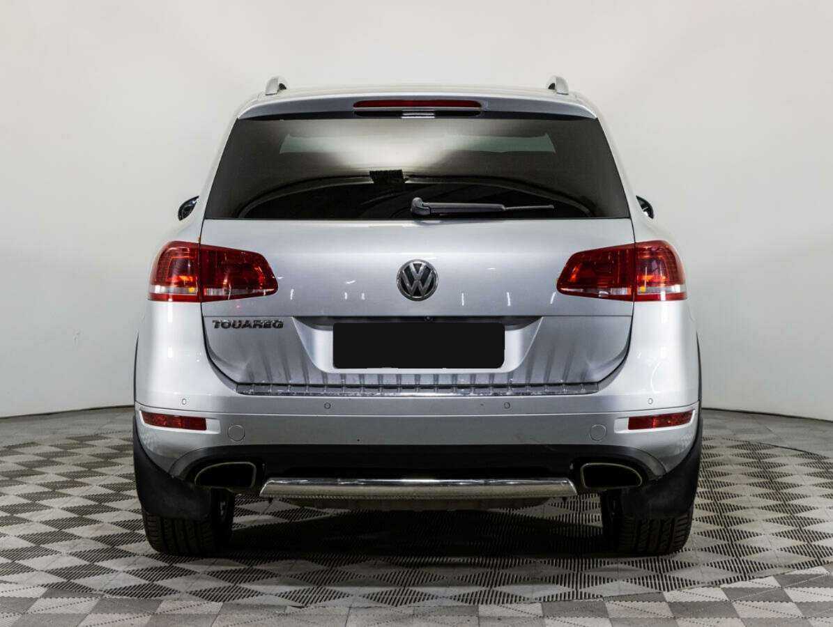 Volkswagen Touareg с пробегом — 2012 год. Фото: #4