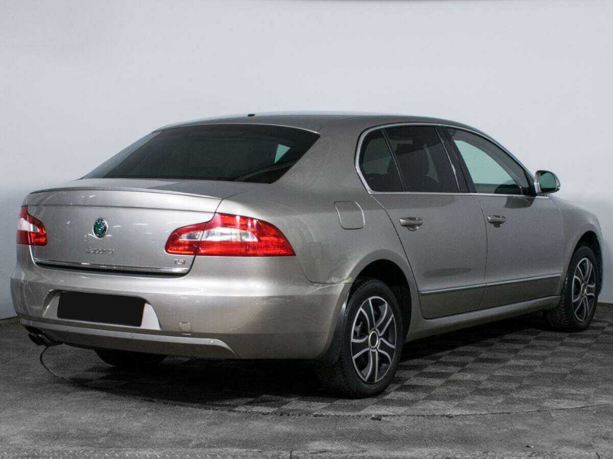Skoda Superb с пробегом — 2013 год. Фото: #4