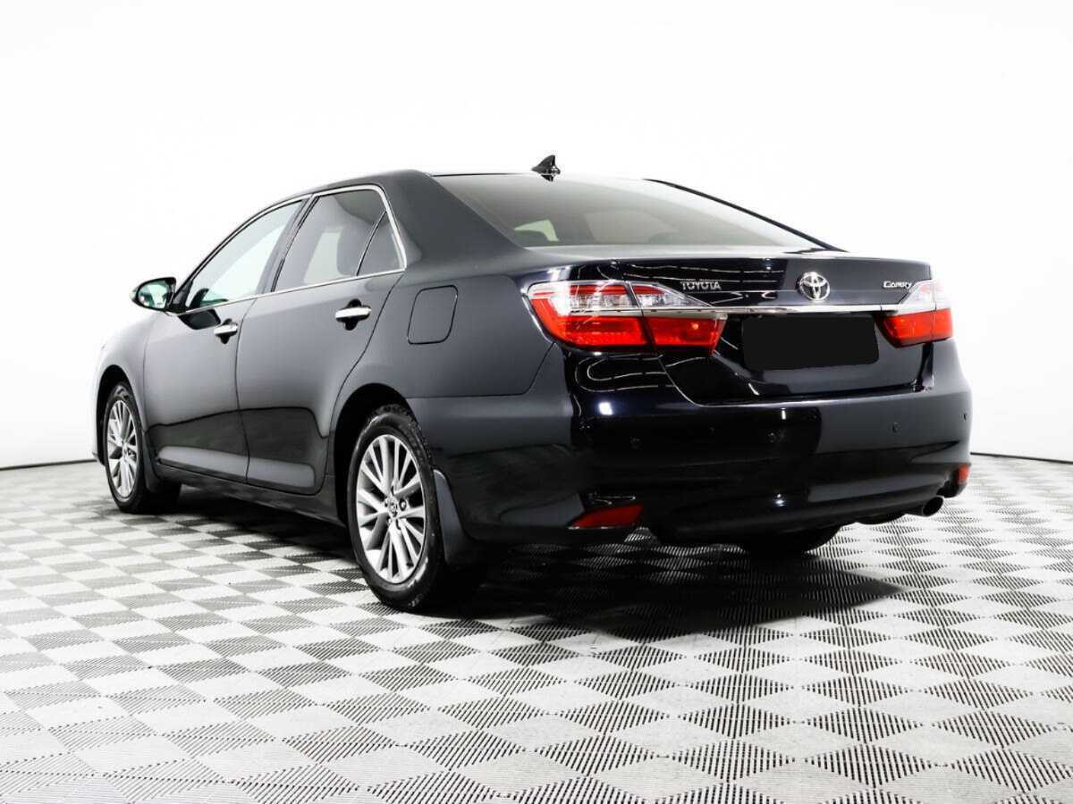 Toyota Camry с пробегом — 2015 год. Фото: #6