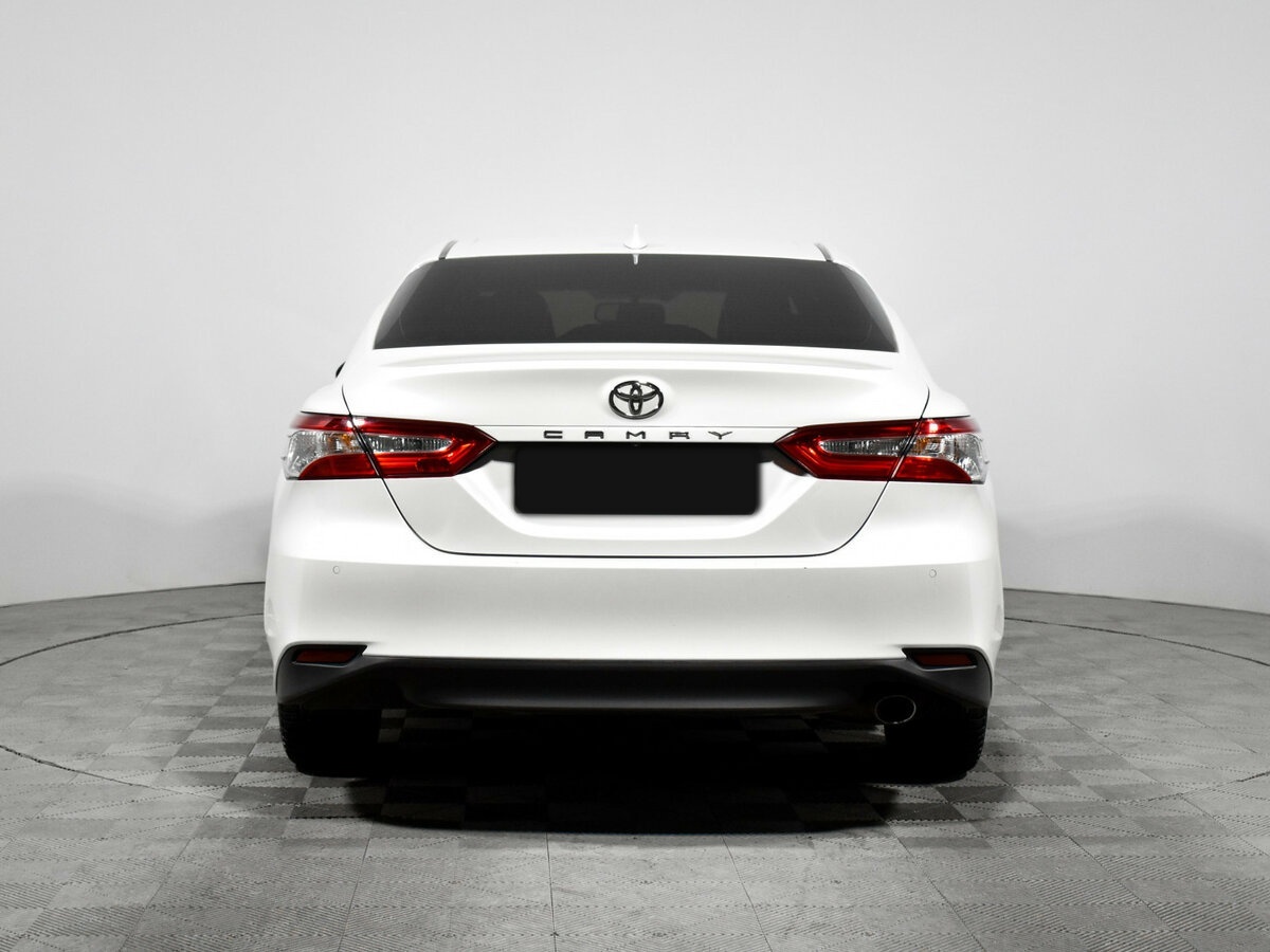 Toyota Camry с пробегом — 2020 год. Фото: #4