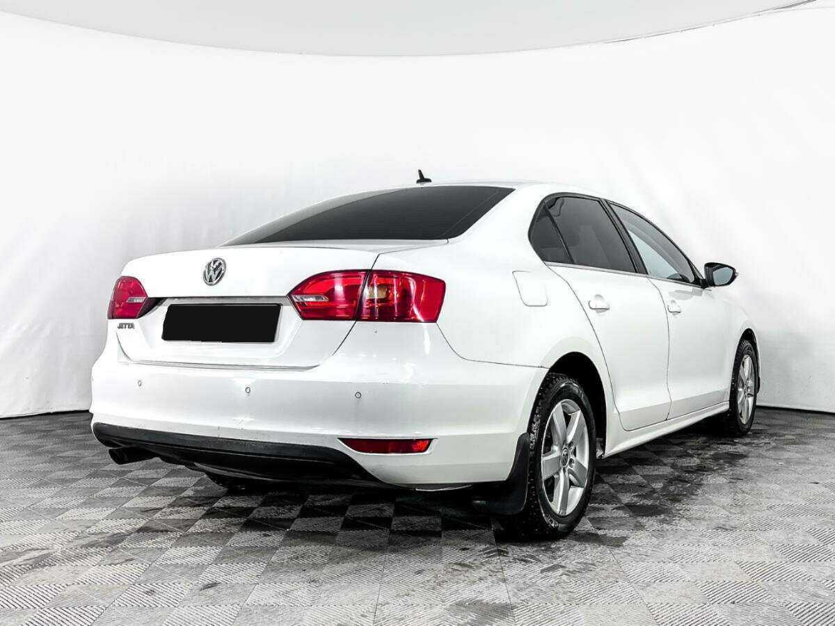 Volkswagen Jetta с пробегом — 2013 год. Фото: #4