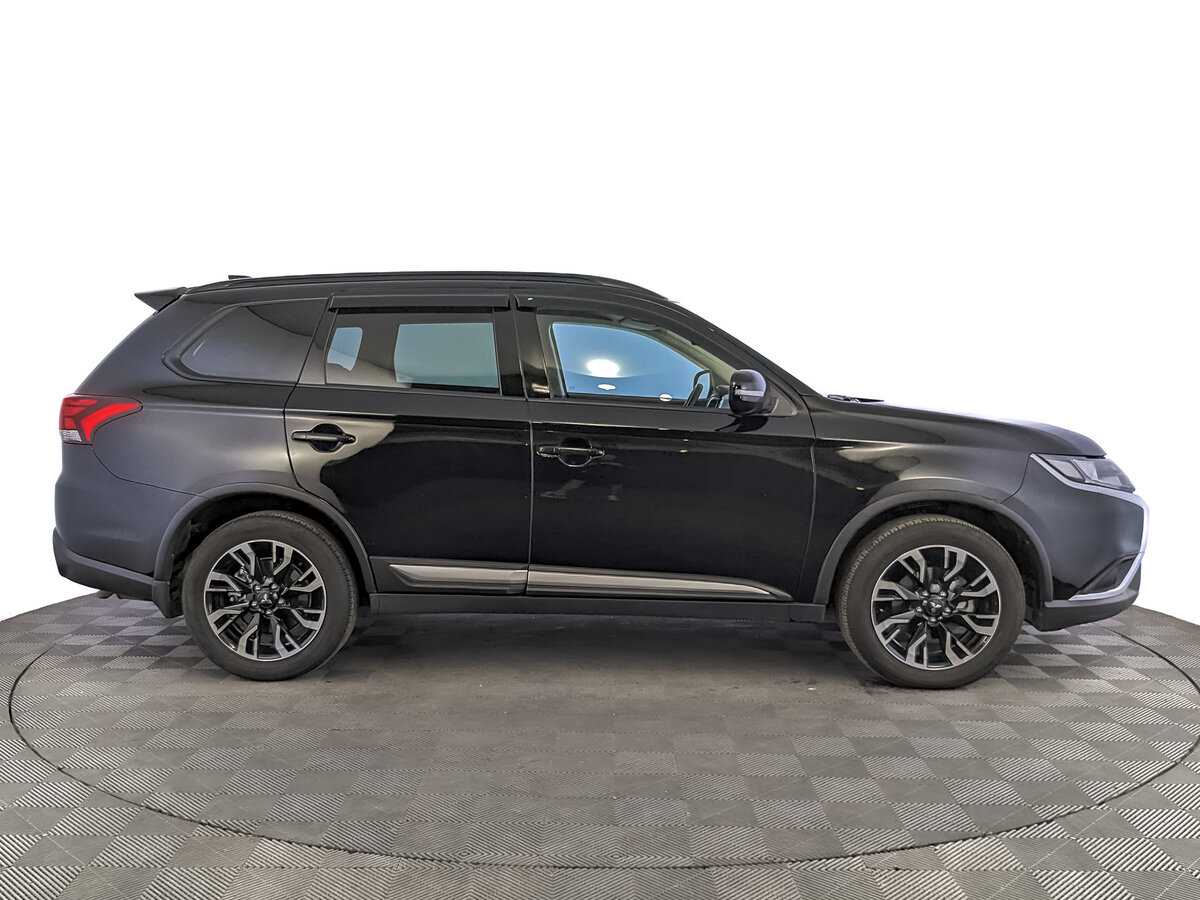 Mitsubishi Outlander с пробегом — 2022 год. Фото: #3