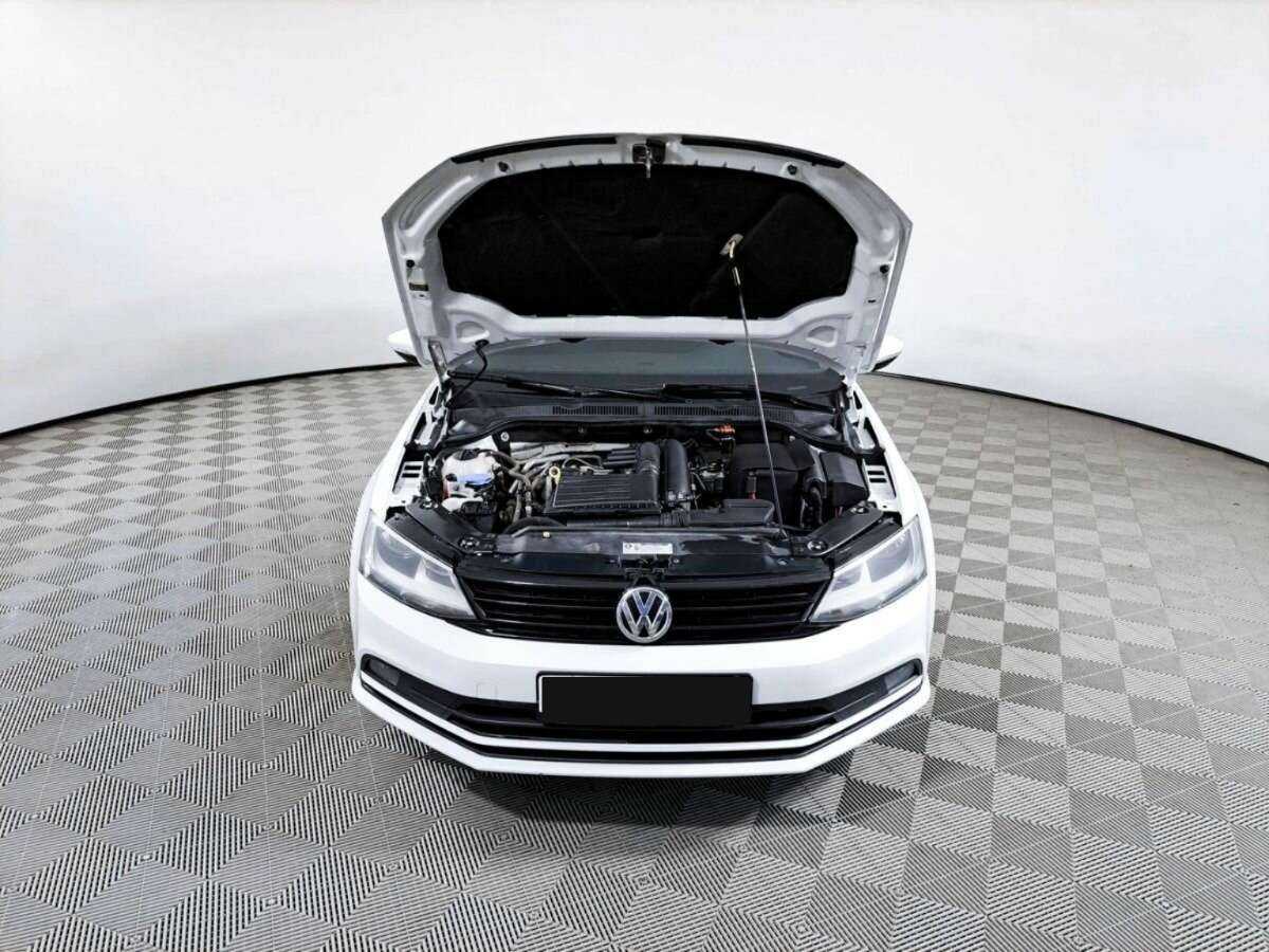 Volkswagen Jetta с пробегом — 2016 год. Фото: #8