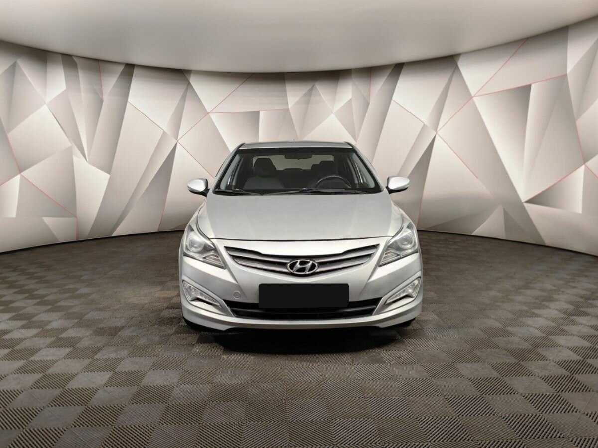 Hyundai Solaris с пробегом — 2015 год. Фото: #6