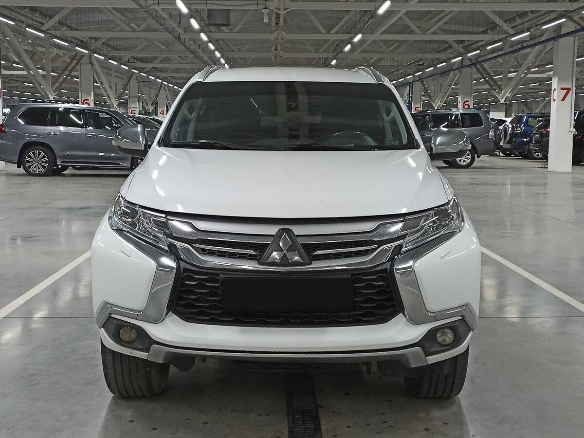 Mitsubishi Pajero Sport с пробегом — 2018 год. Фото: #1