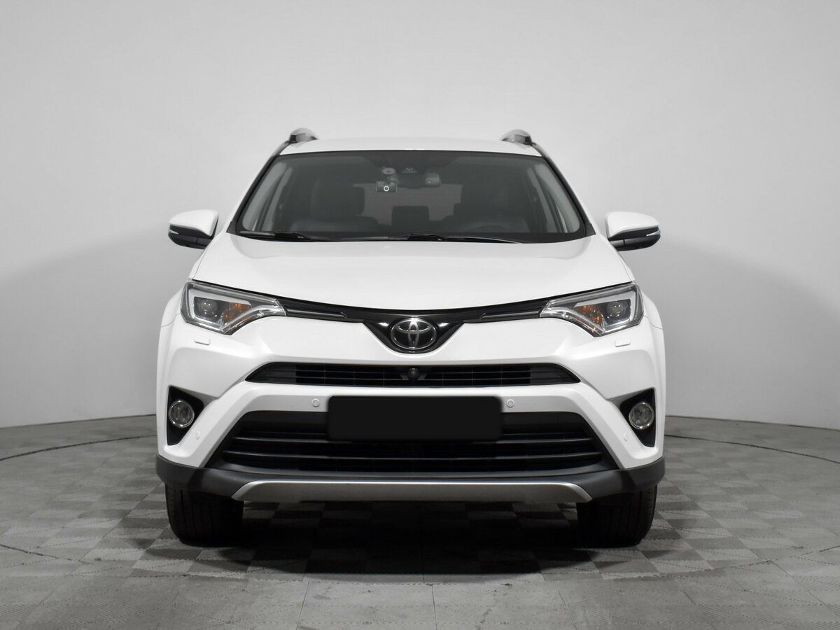 Toyota RAV4 с пробегом — 2017 год. Фото: #1