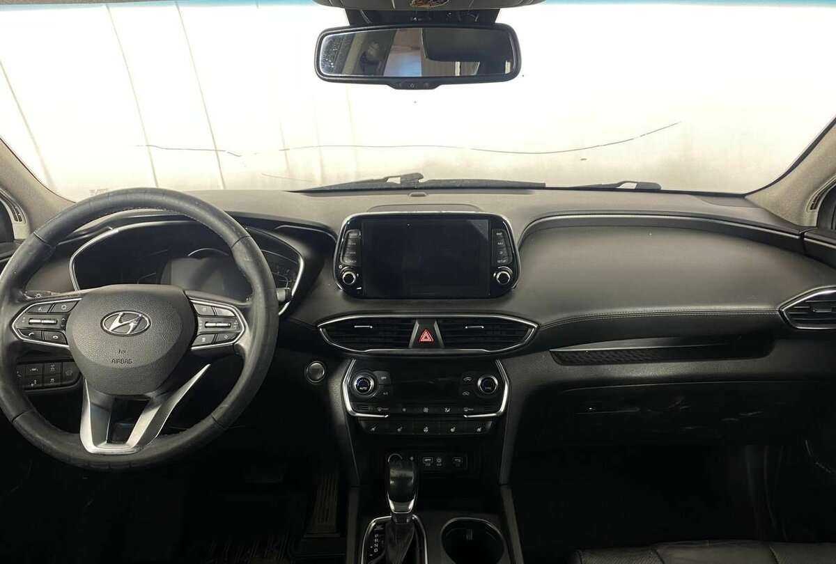 Hyundai Santa Fe с пробегом — 2018 год. Фото: #10