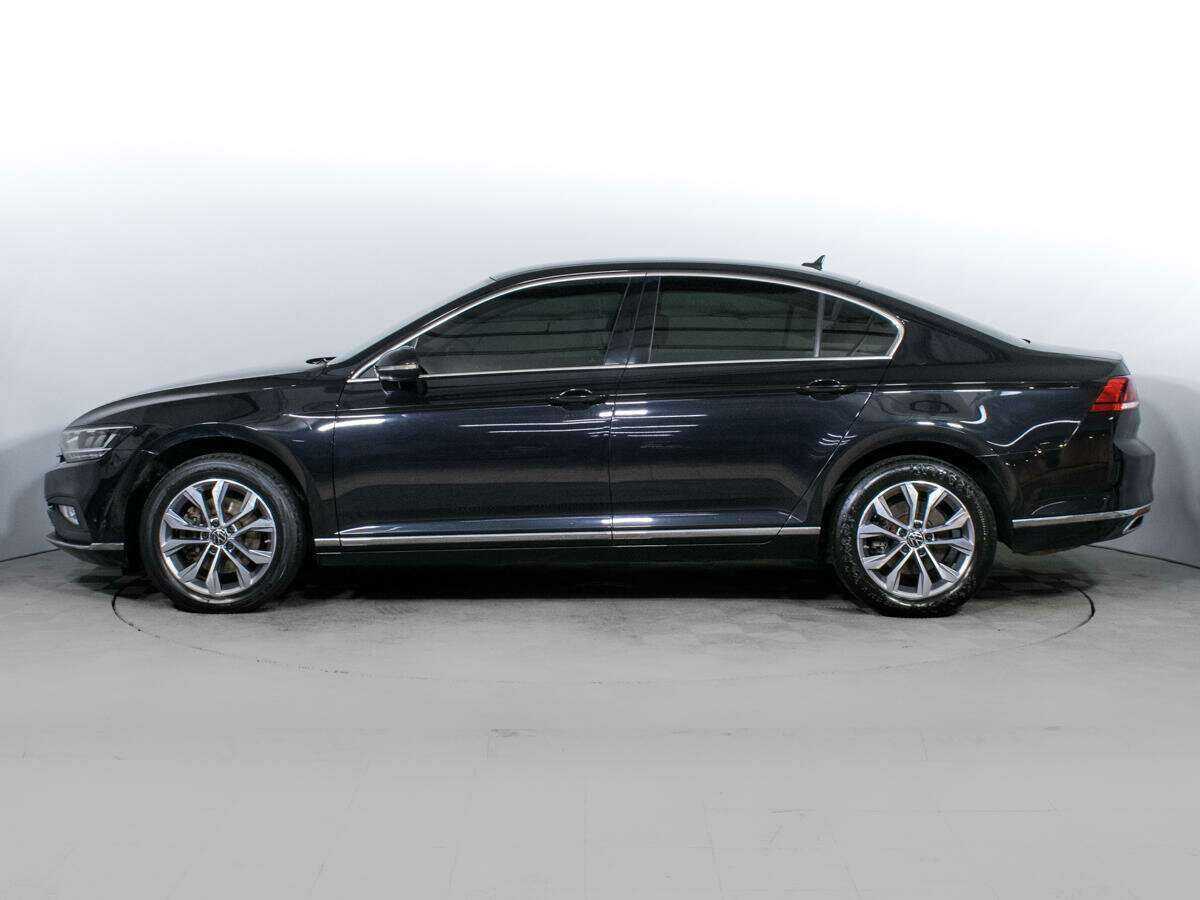 Volkswagen Passat с пробегом — 2021 год. Фото: #7