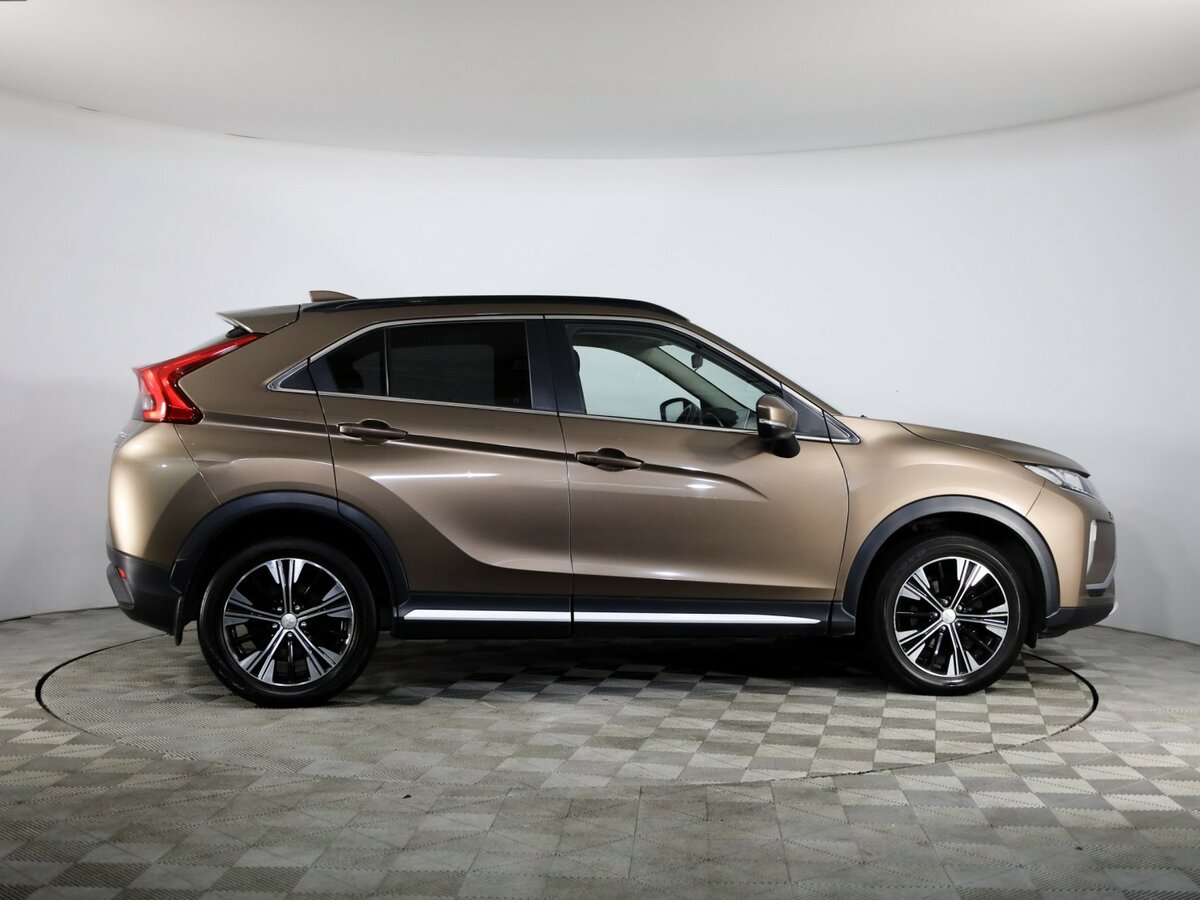 Mitsubishi Eclipse Cross с пробегом — 2019 год. Фото: #5