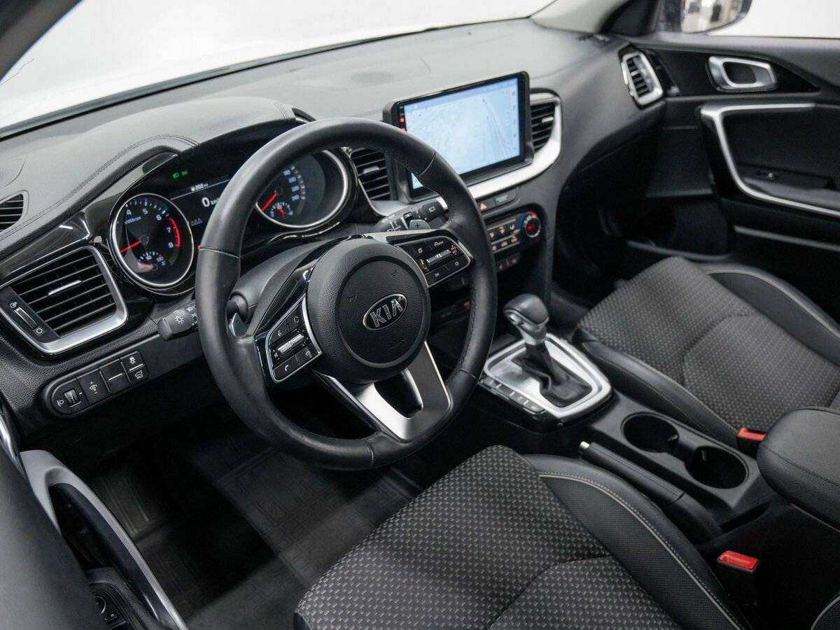 Kia XCeed с пробегом — 2020 год. Фото: #13