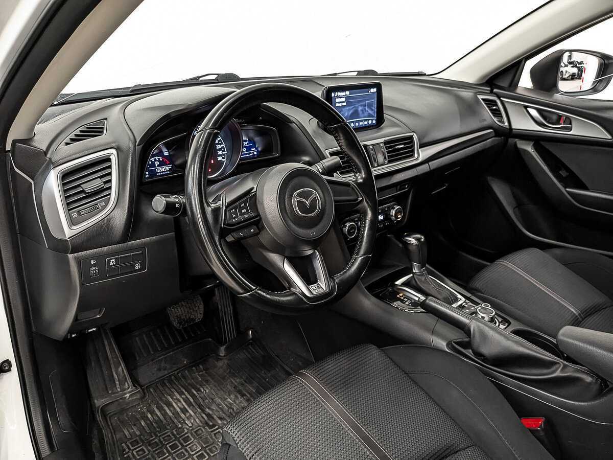 Mazda 3 с пробегом — 2018 год. Фото: #12