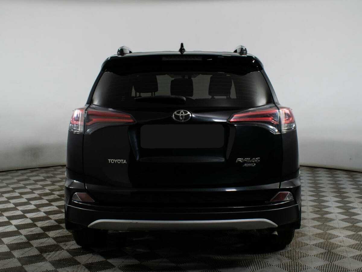 Toyota RAV4 с пробегом — 2016 год. Фото: #4