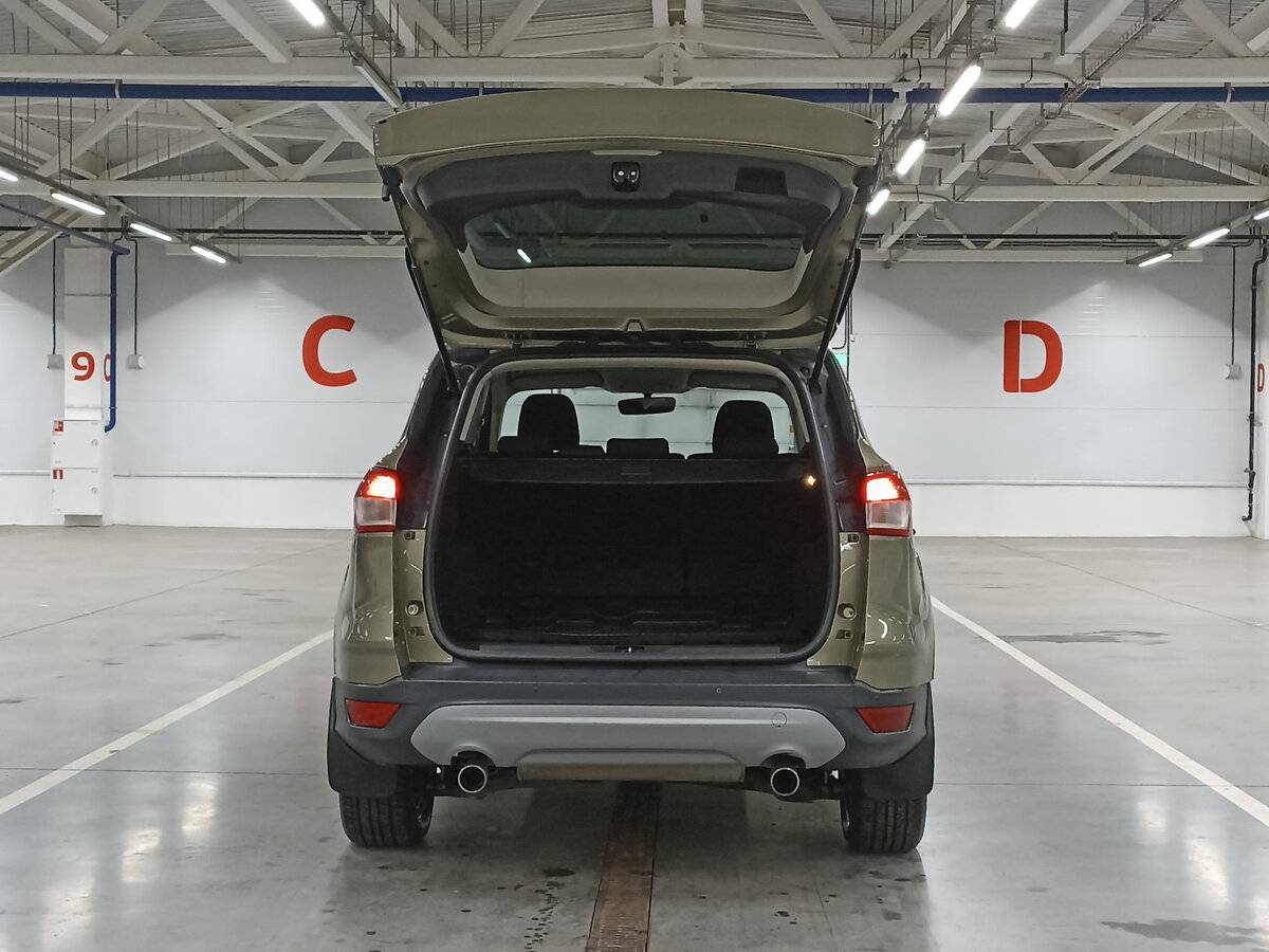 Ford Kuga с пробегом — 2014 год. Фото: #9