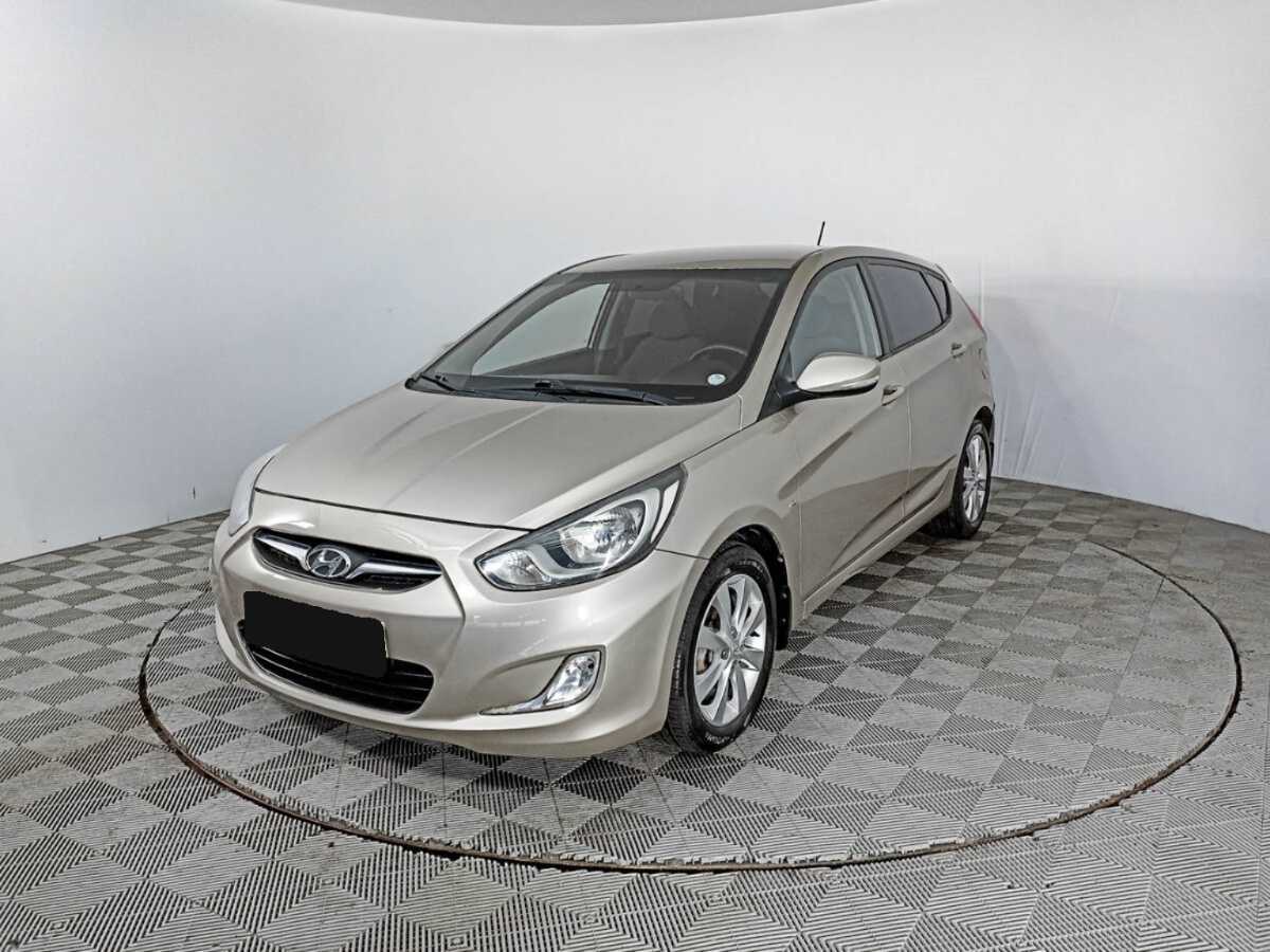 Hyundai Solaris с пробегом — 2012 год. Посмотреть фото