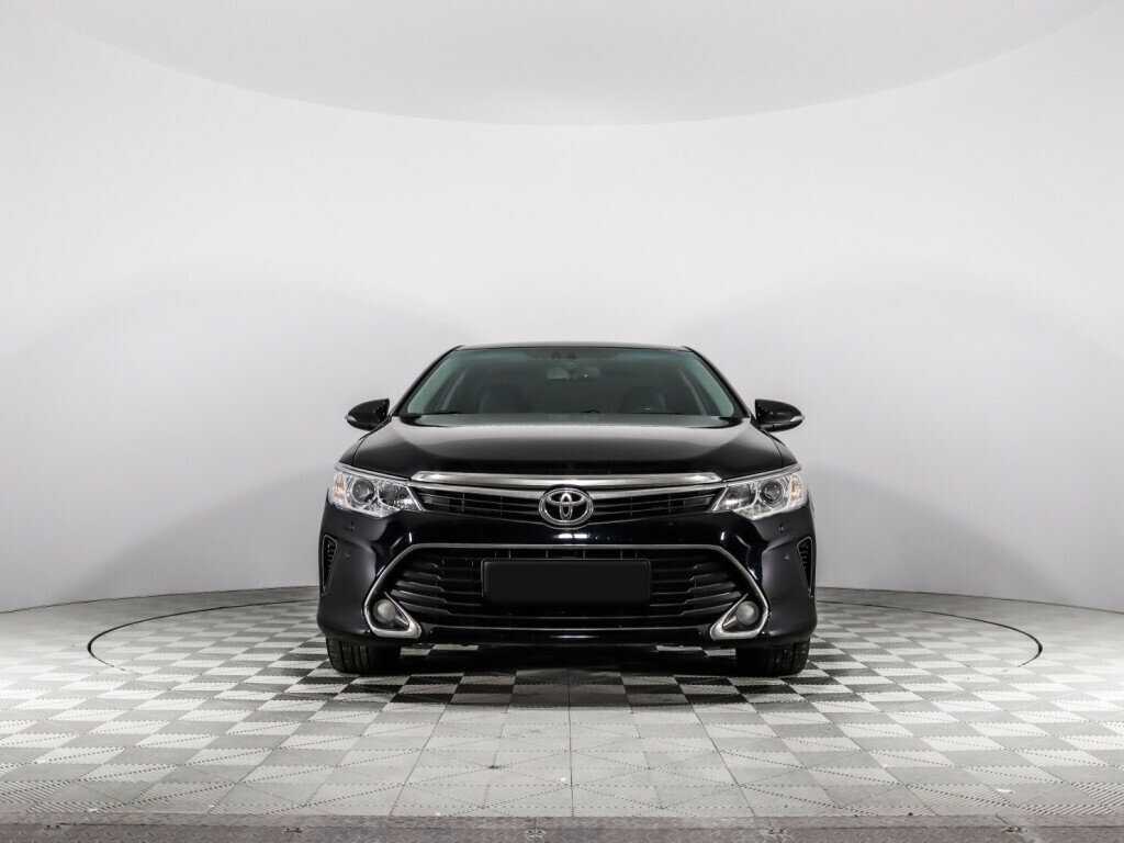 Toyota Camry с пробегом — 2016 год. Фото: #1