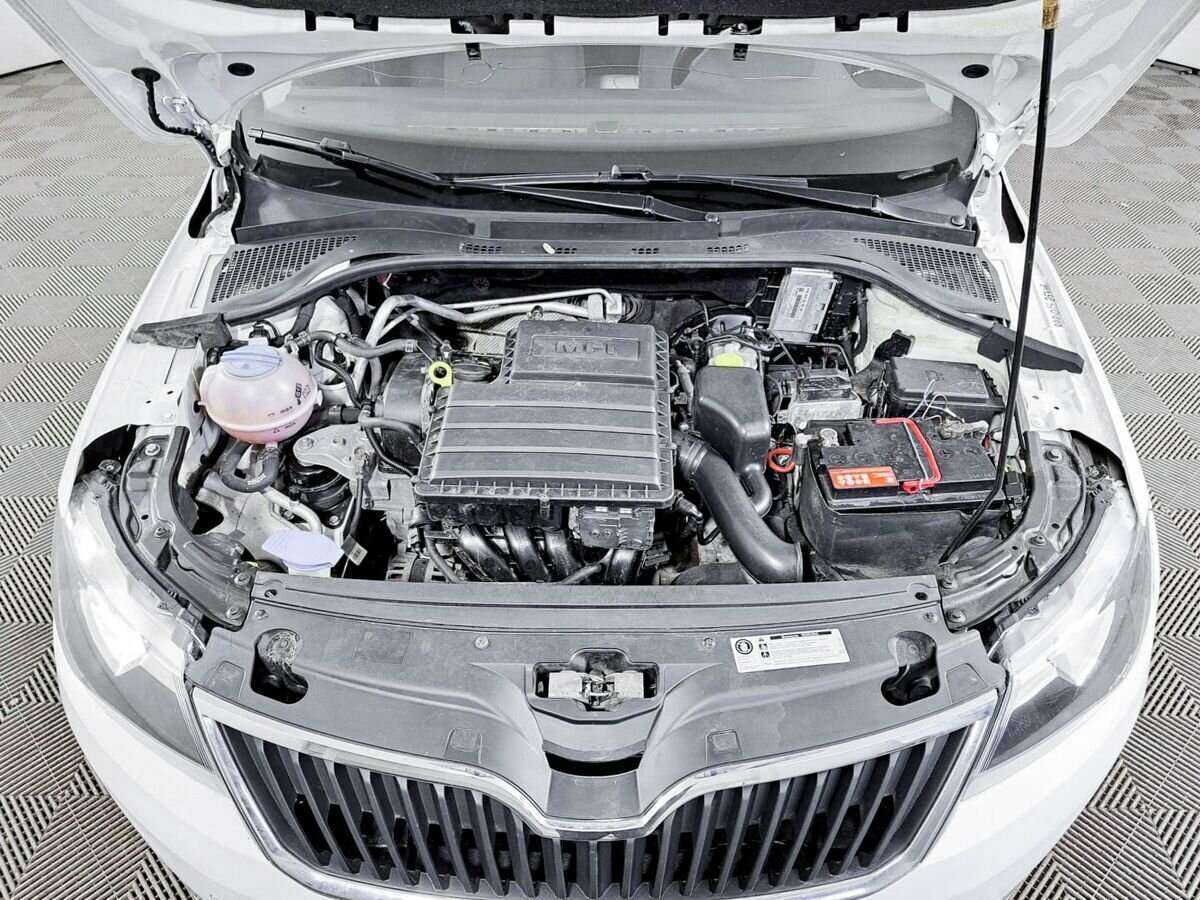 Skoda Rapid с пробегом — 2017 год. Фото: #8