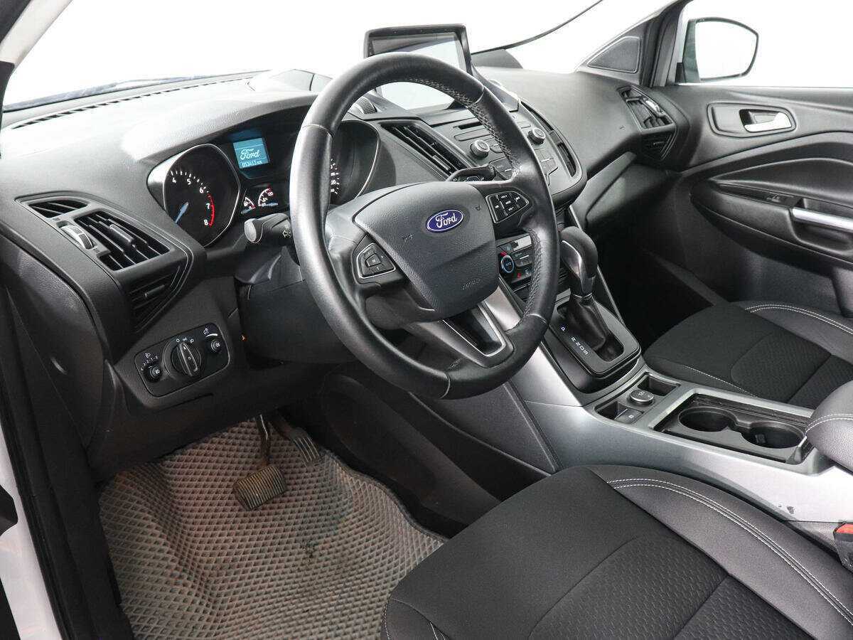 Ford Kuga с пробегом — 2017 год. Фото: #8