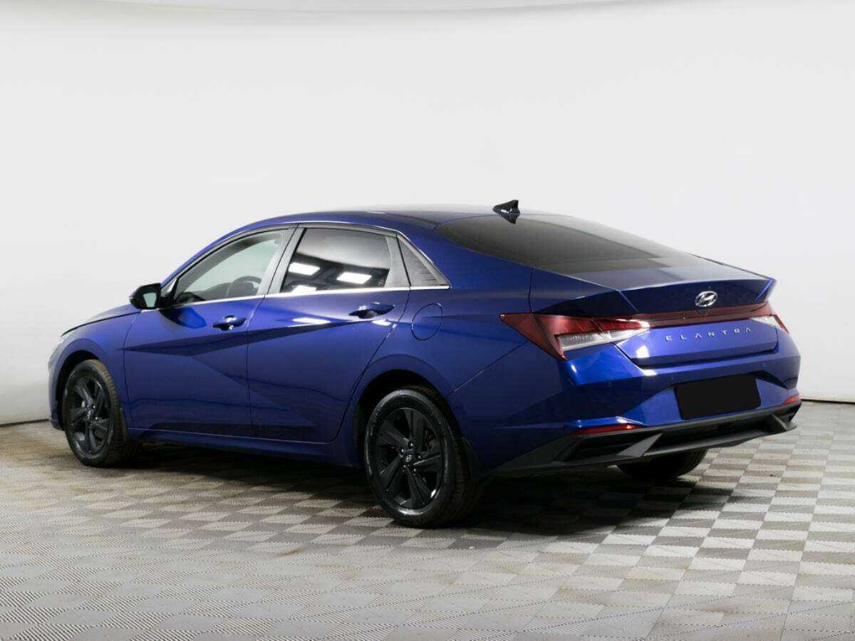 Hyundai Elantra с пробегом — 2021 год. Фото: #5