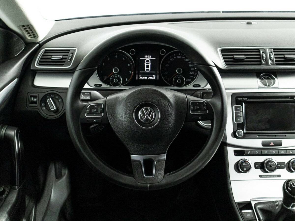 Volkswagen Passat CC с пробегом — 2012 год. Фото: #17