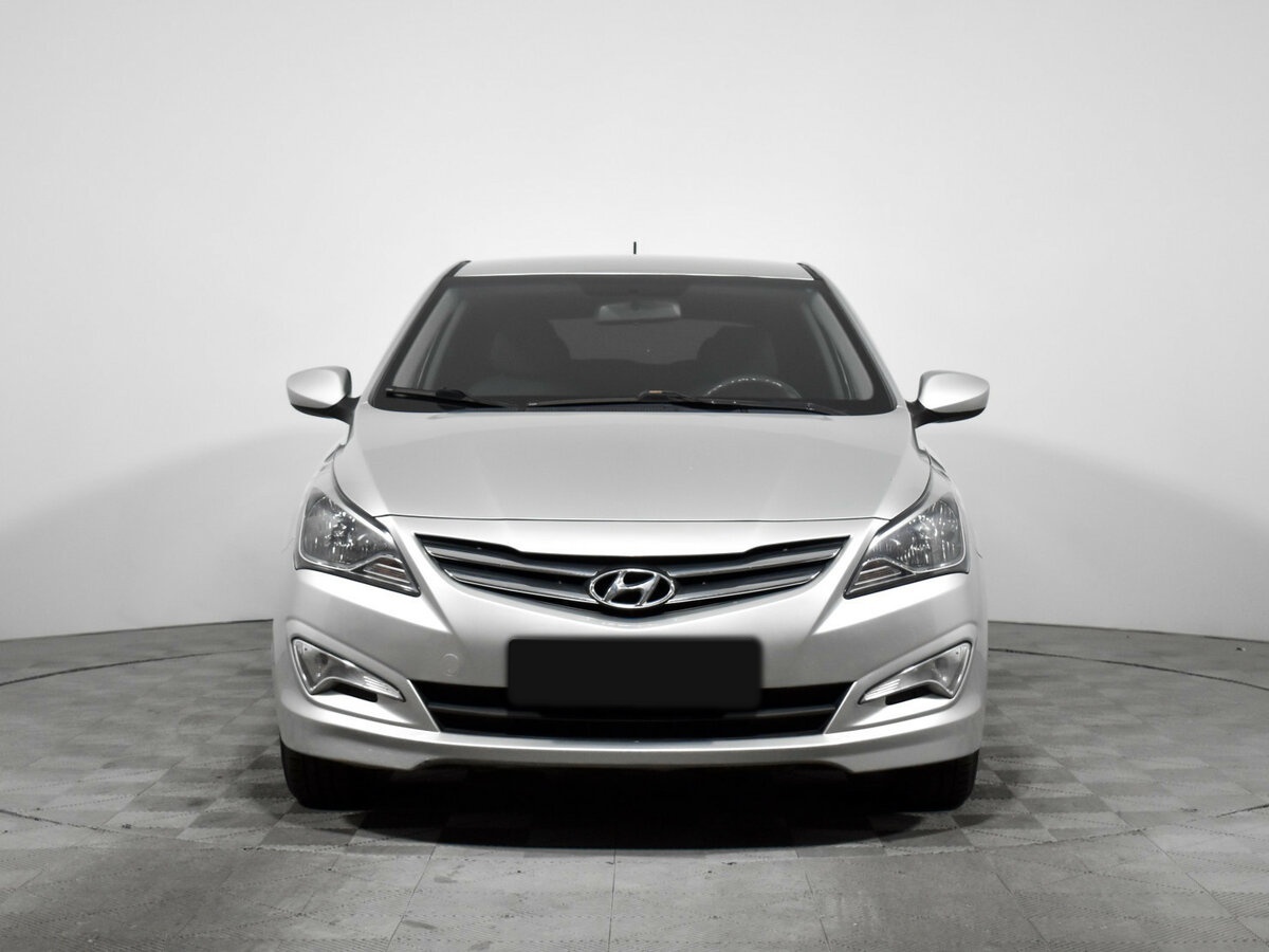 Hyundai Solaris с пробегом — 2015 год. Фото: #1