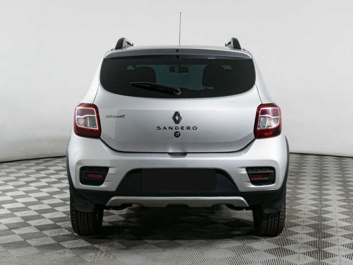 Renault Sandero с пробегом — 2017 год. Фото: #5