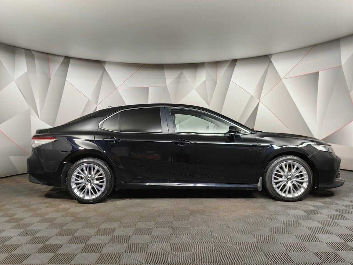 Toyota Camry с пробегом — 2019 год. Фото: #5