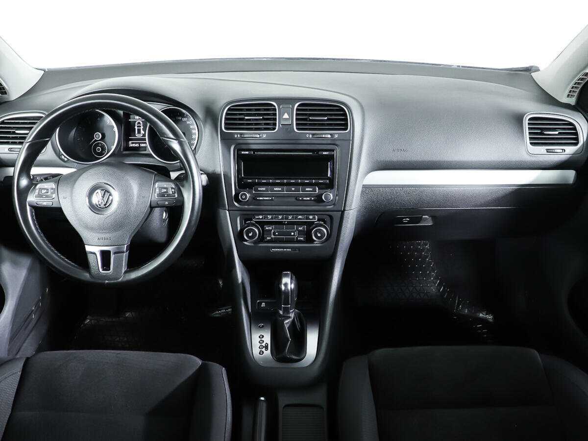 Volkswagen Golf с пробегом — 2012 год. Фото: #6