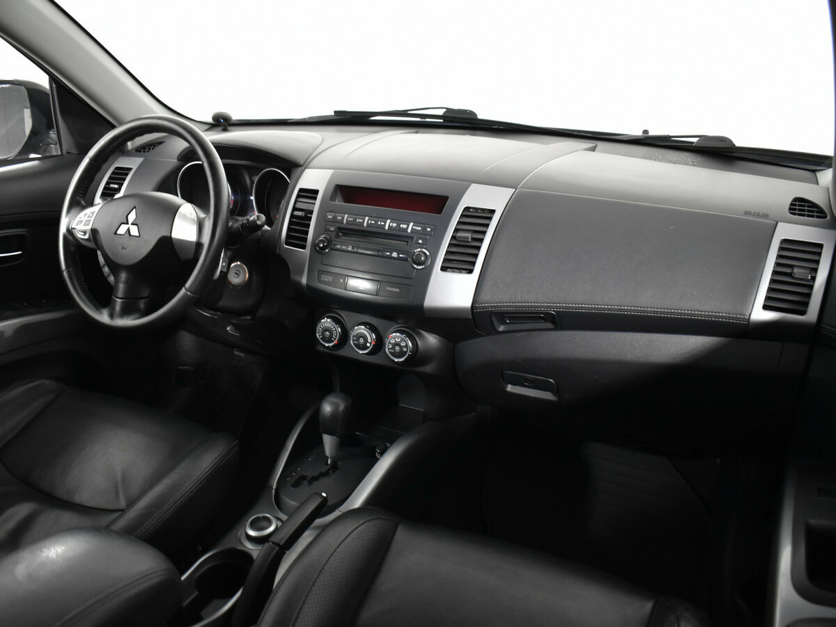 Mitsubishi Outlander с пробегом — 2012 год. Фото: #7