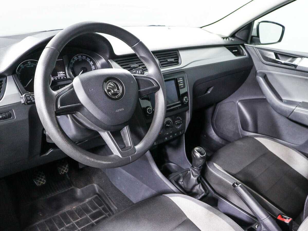Skoda Rapid с пробегом — 2019 год. Фото: #11