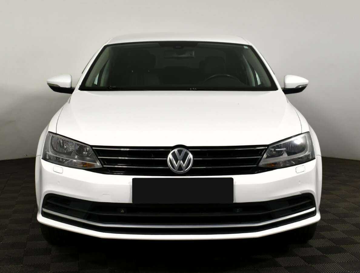 Volkswagen Jetta с пробегом — 2016 год. Фото: #1