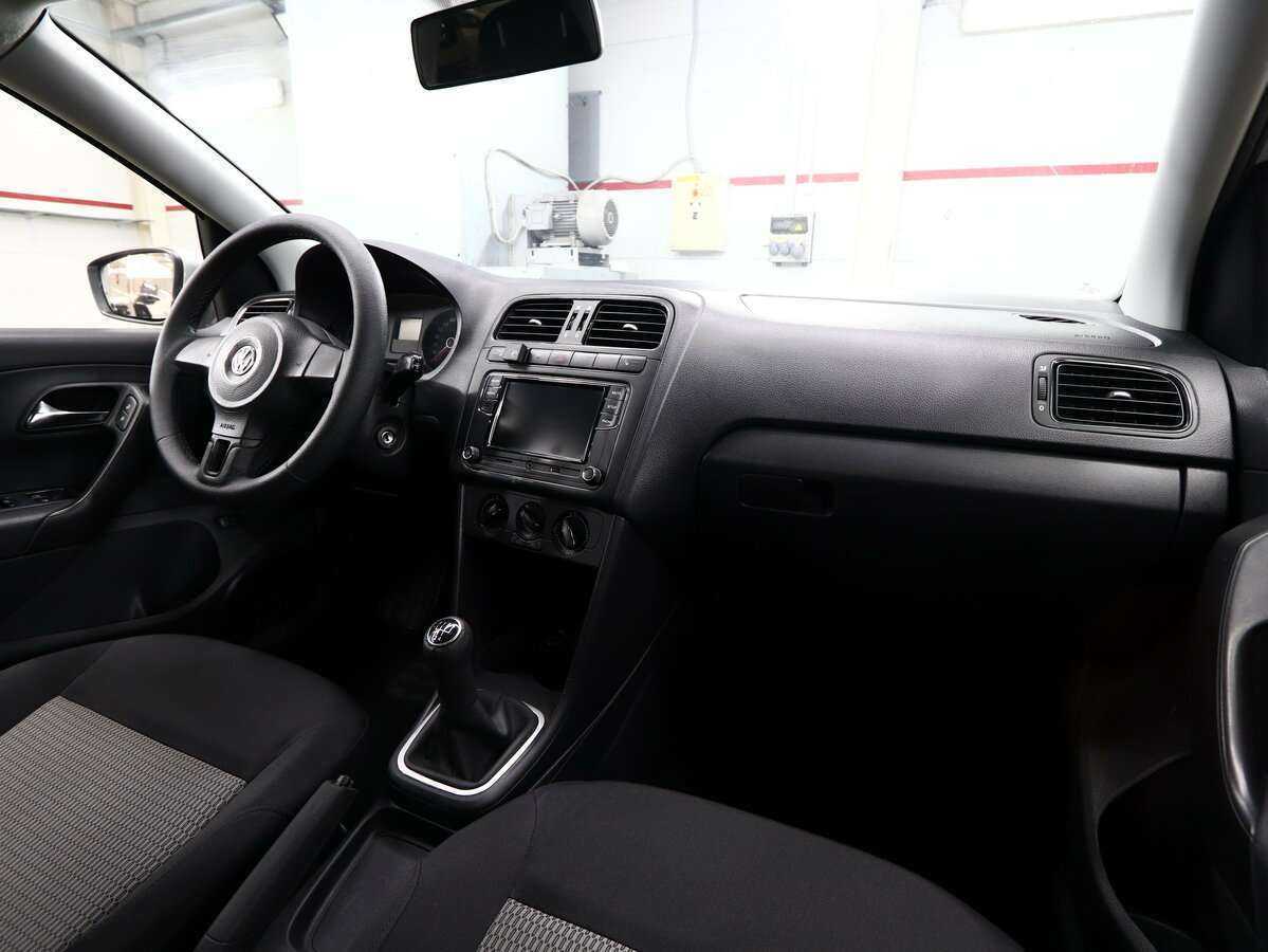 Volkswagen Polo с пробегом — 2012 год. Фото: #15